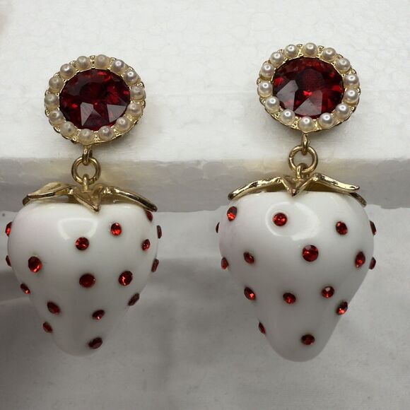 Betsey Johnson White Resin Strawberry Drop Earrings Red Crystal & Faux Pearl NWT - Picture 2 of 5
